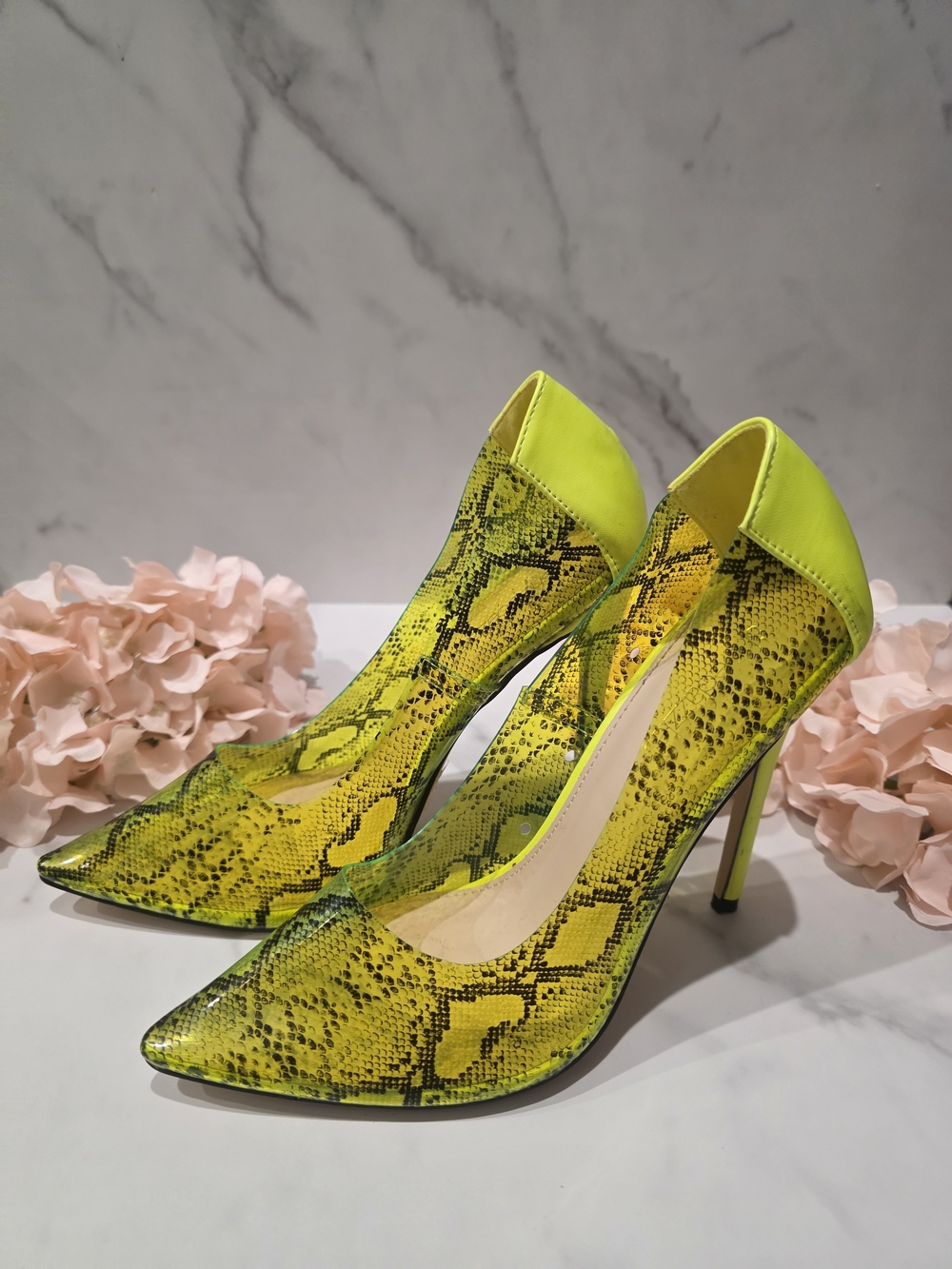 Shoe Dazzle - Neon Yellow Snake-Print Pointed Pumps